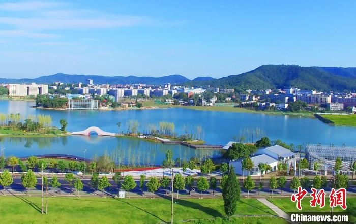 后湖藝術(shù)園。　唐小晴 攝