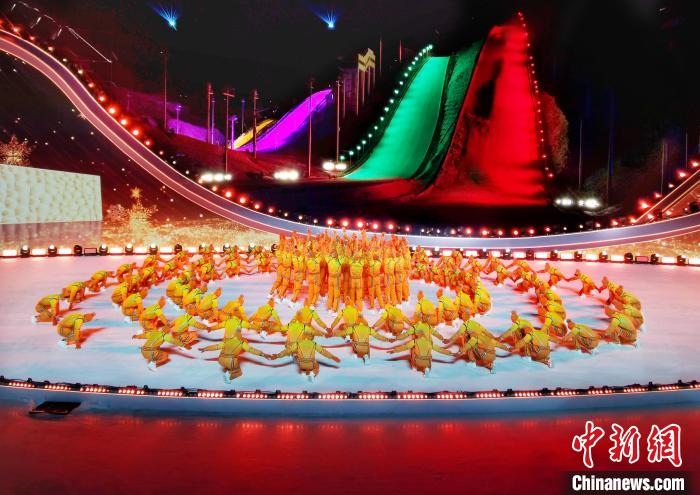 圖為河北省第三屆冰雪運動會開幕現(xiàn)場。　李輝 攝