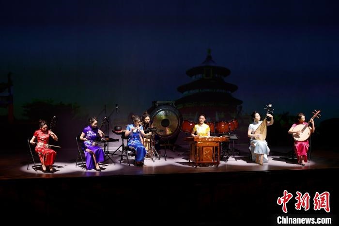 6日，“相約北京”奧林匹克文化節(jié)暨第22屆“相約北京”國際藝術(shù)節(jié)在京開幕?！?lt;a target='_blank' href='/'>中新社</a>記者 富田 攝