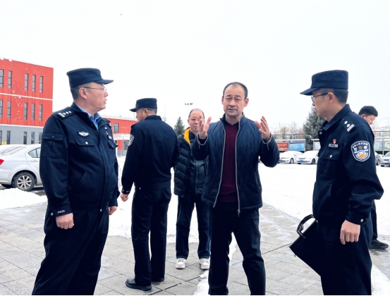 站好“護學崗”，守護“成長路”——南地公安持續(xù)開展護學行動774.png
