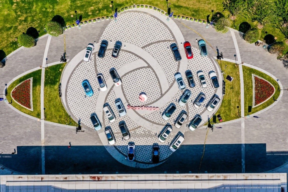 峰會戶外整車展示區(qū)俯瞰圖。（受訪者供圖）