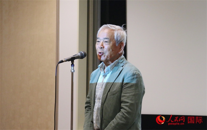 展覽名譽(yù)顧問、日本前文化廳長(zhǎng)官青柳正規(guī)致辭。（人民網(wǎng) 許可攝）