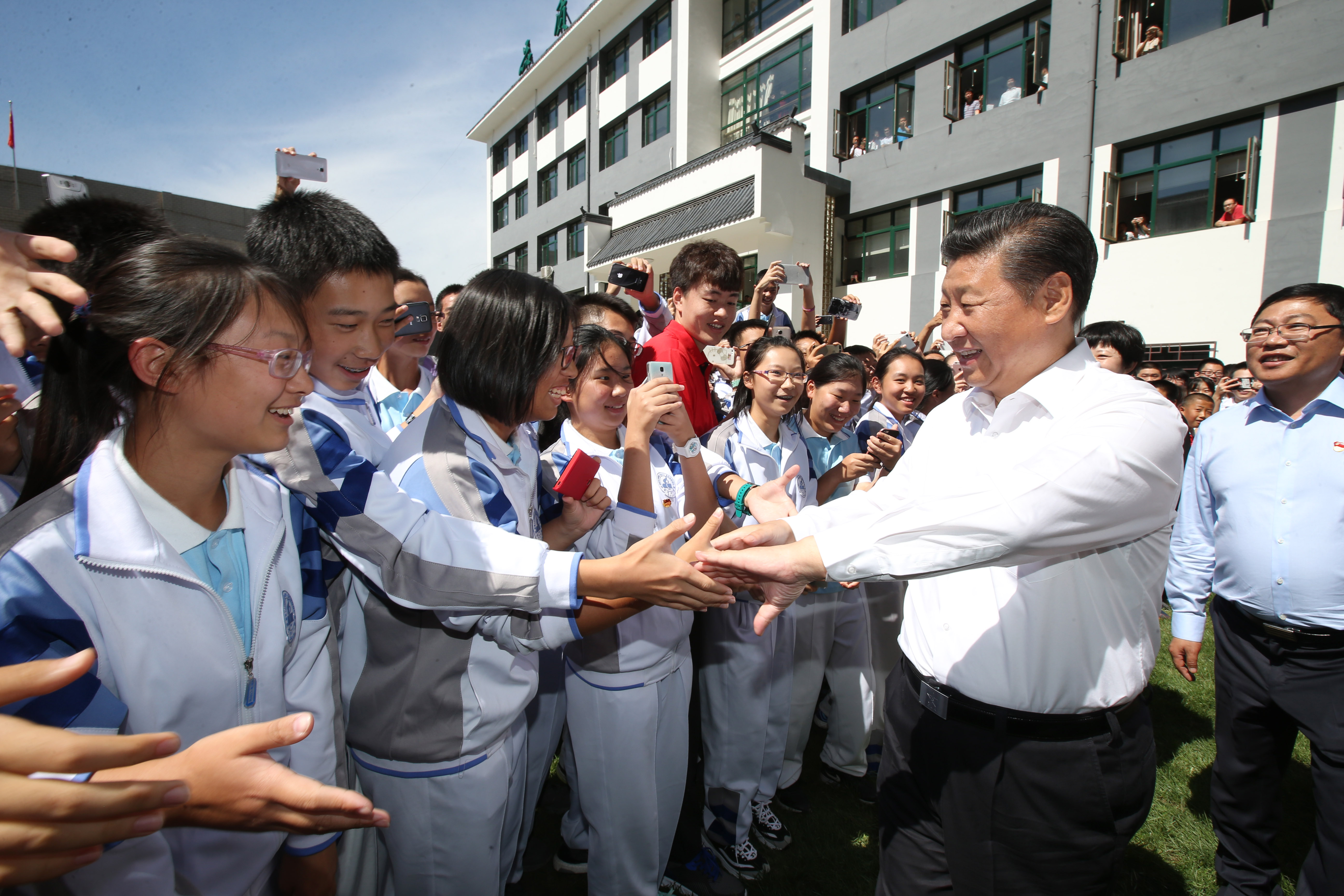 2016年9月9日，習(xí)近平總書記來(lái)到位于北京市海淀區(qū)的八一學(xué)校看望師生。