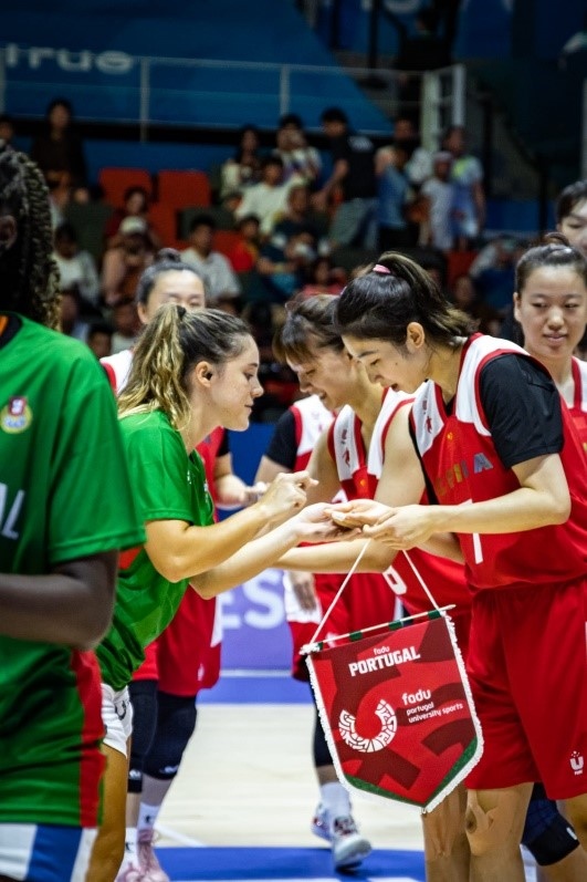 28日，成都大運(yùn)會女籃項(xiàng)目葡萄牙隊對戰(zhàn)中國隊。 受訪者供圖
