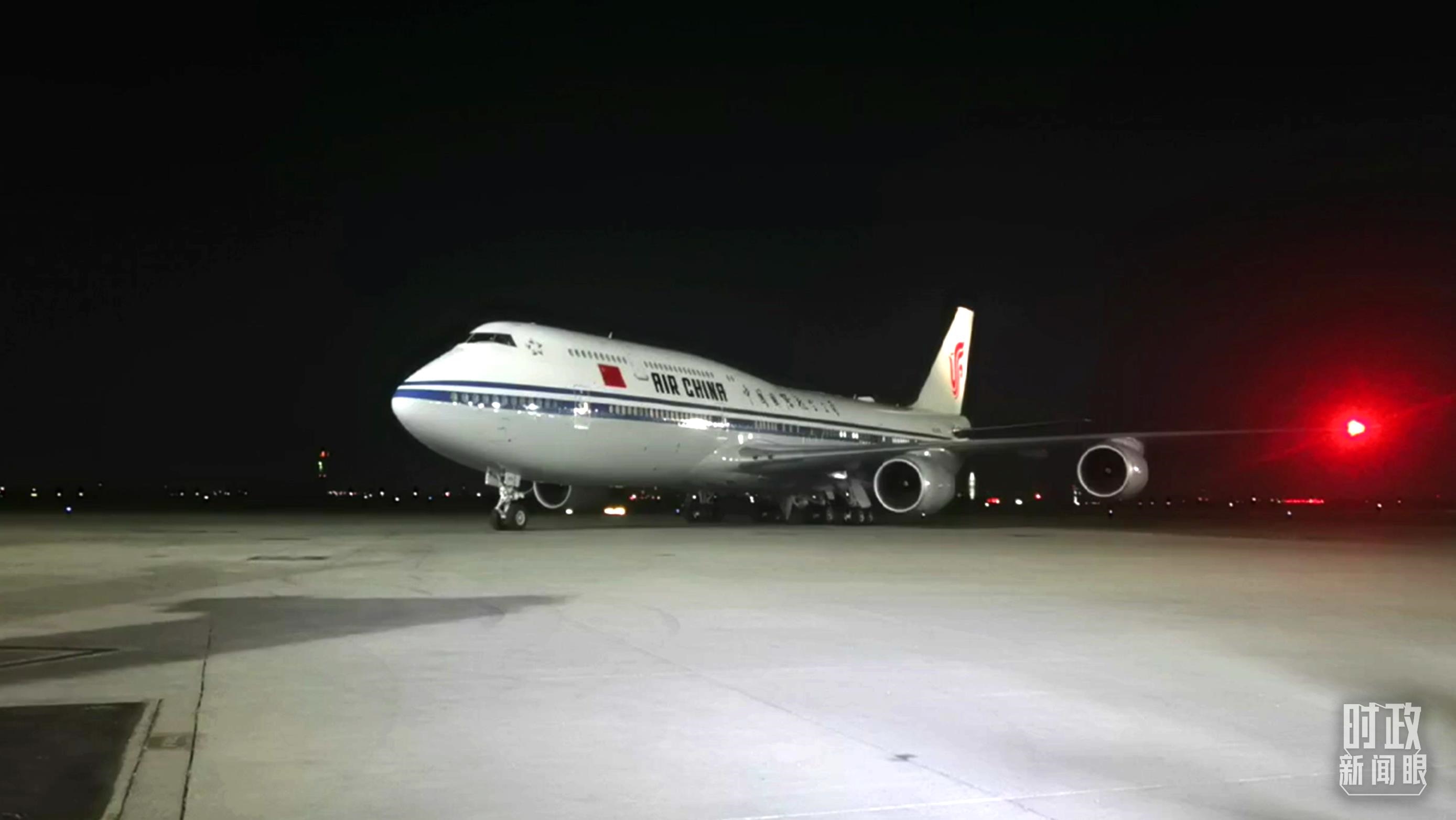 △這是習近平乘坐的專機。（總臺央視記者鐘銳拍攝）