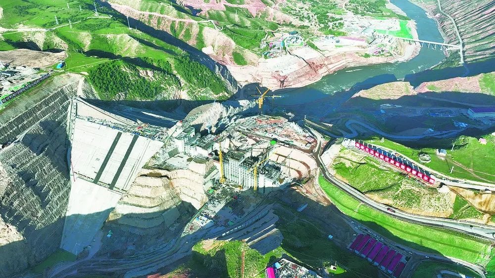 瑪爾擋水電站項(xiàng)目建設(shè)現(xiàn)場(chǎng)。國家能源集團(tuán)青海瑪爾擋水電站供圖