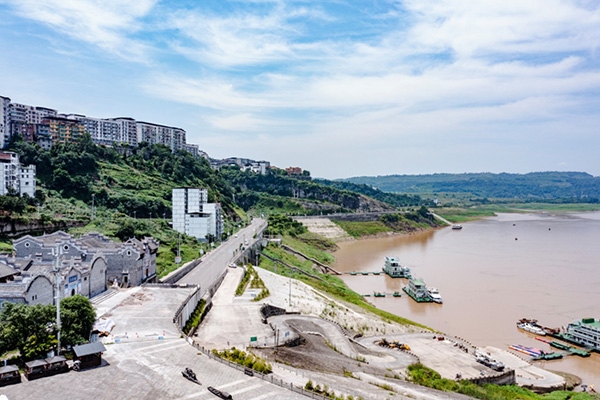建成后的西沱鎮(zhèn)岸線環(huán)境綜合整治工程局部。受訪者供圖