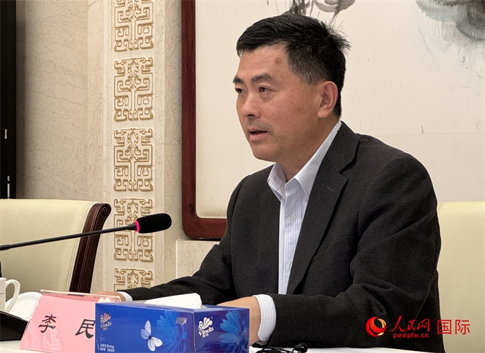 10月31日，歐美同學會秘書長李民在第五屆中法文化論壇媒體吹風會上講話。（人民網(wǎng) 謝瑩攝）