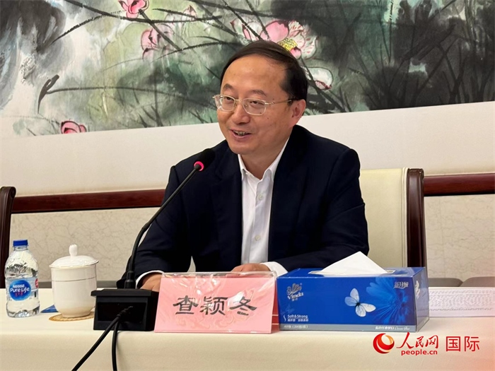 10月31日，蘇州市人民政府副市長查穎冬在第五屆中法文化論壇媒體吹風會上講話。（人民網(wǎng) 謝瑩攝）