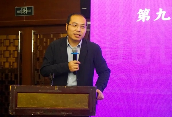 清華大學(xué)社會科學(xué)學(xué)院副院長、政治學(xué)系長聘教授孟天廣在研討會上總結(jié)發(fā)言。主辦方供圖
