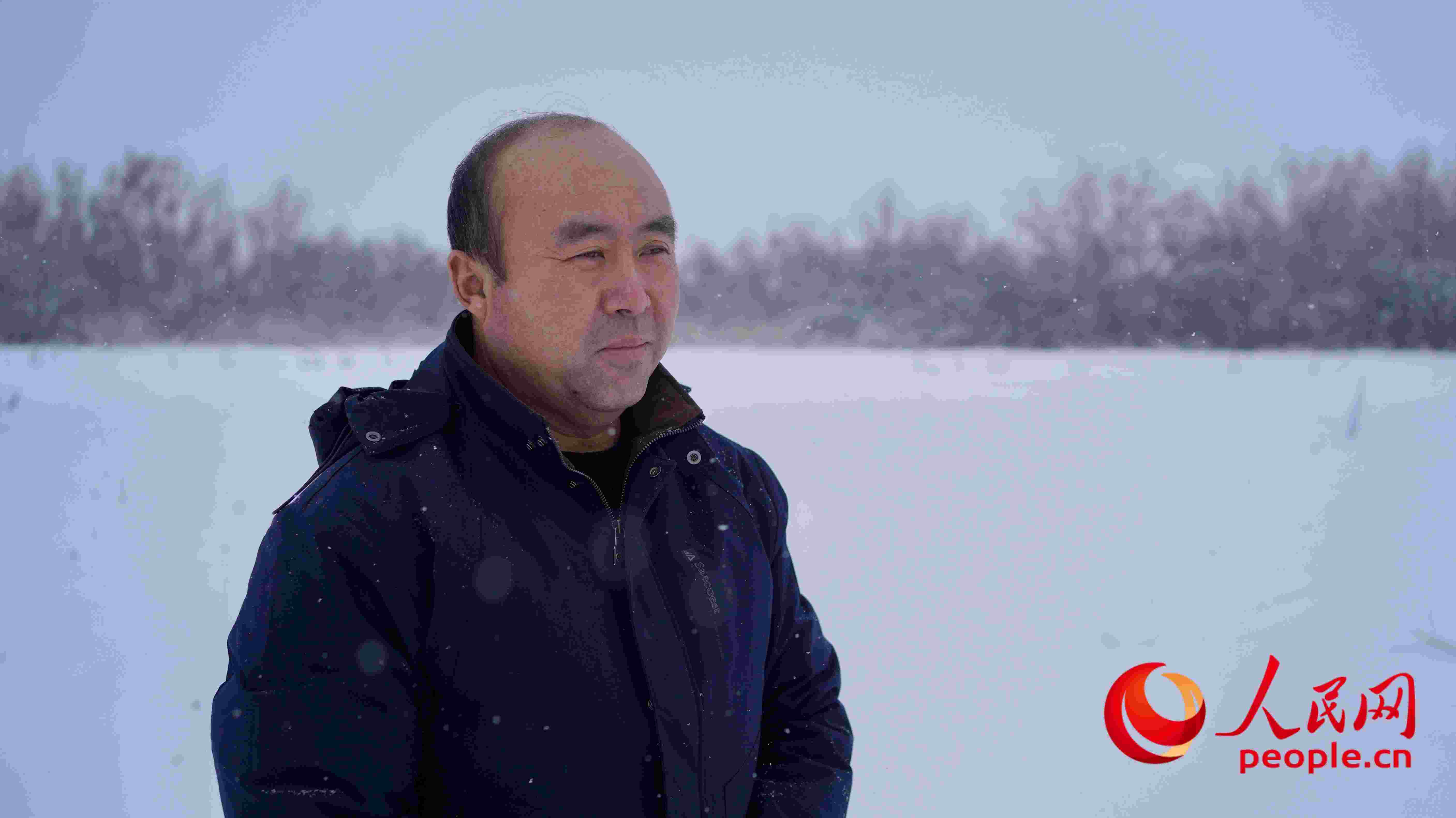 馬曉華回憶當(dāng)年和父親一起種樹(shù)的情形，滿是懷念。人民網(wǎng) 周靜圓攝
