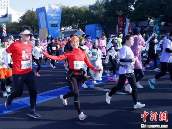 2023杭州馬拉松現(xiàn)場(chǎng)。肖健 攝