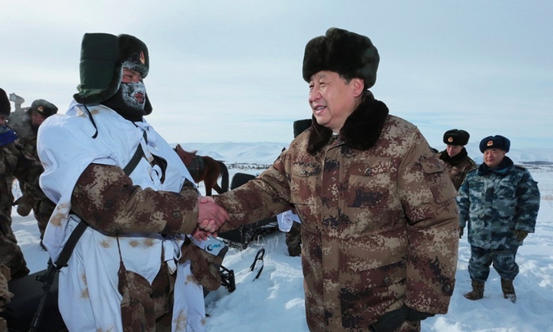 2014年1月26日，習近平總書記春節(jié)前夕冒嚴寒踏冰雪慰問邊防官兵。