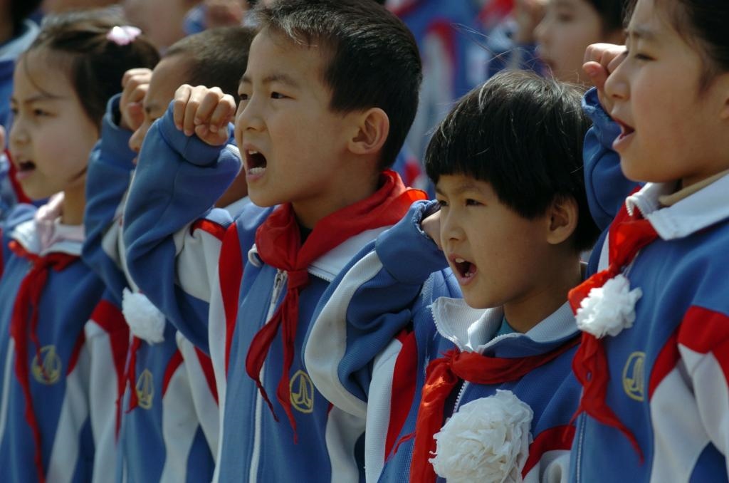2006年4月5日，天津緣誠小學的同學們來到平津戰(zhàn)役紀念館祭奠英烈，表達對革命先烈的緬懷之情。