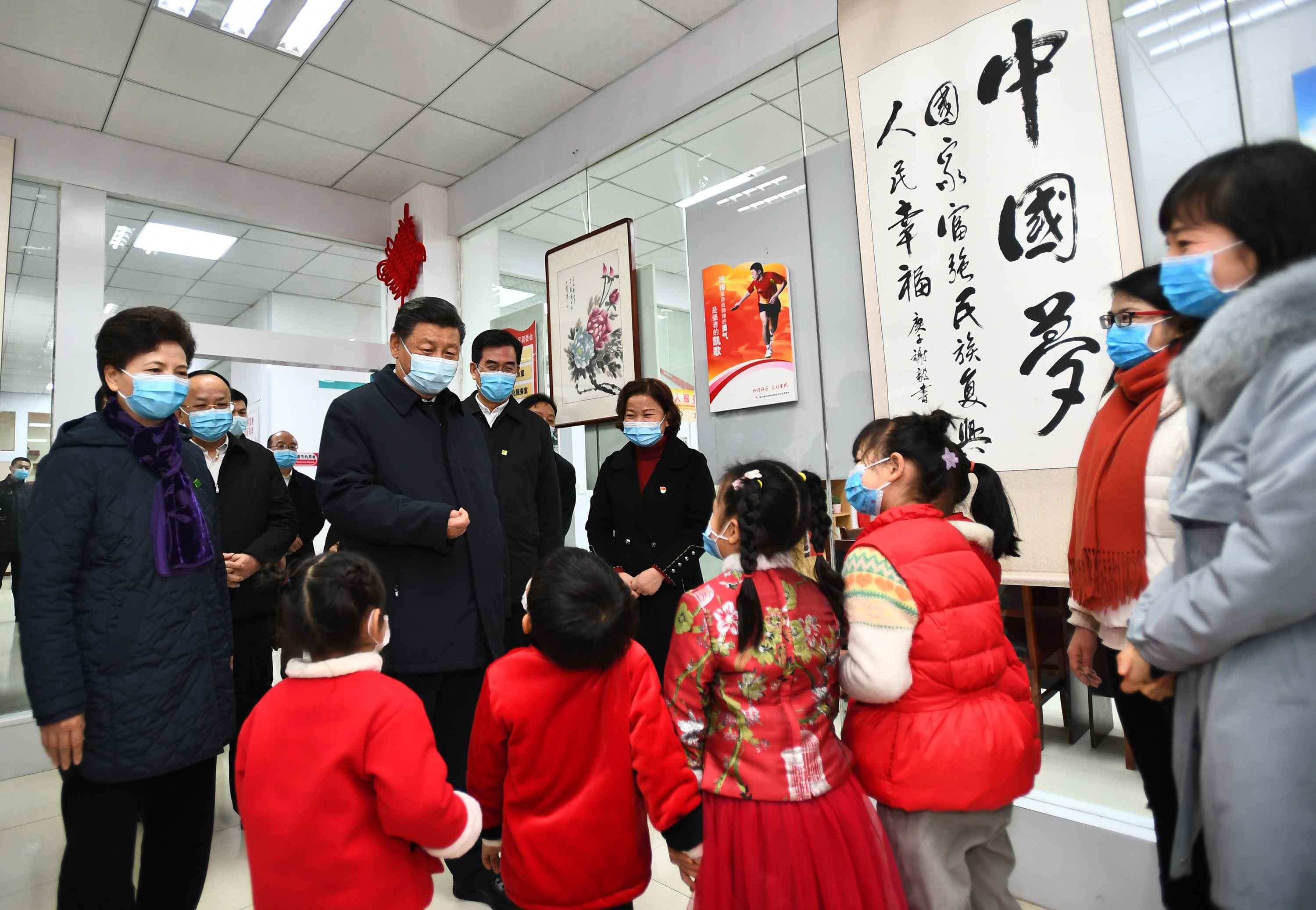△ 2021年2月4日下午，習(xí)近平在貴陽市觀山湖區(qū)金陽街道金元社區(qū)，看望慰問社區(qū)居民。