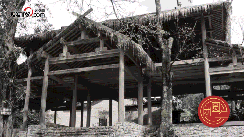 △ 云南省騰沖市清水鄉(xiāng)三家村的司莫拉佤族村曾經(jīng)是貧困村，隨著國家脫貧攻堅(jiān)、鄉(xiāng)村振興的推進(jìn)，這個(gè)小村寨舊貌換新顏，變成了名副其實(shí)的美麗鄉(xiāng)村。