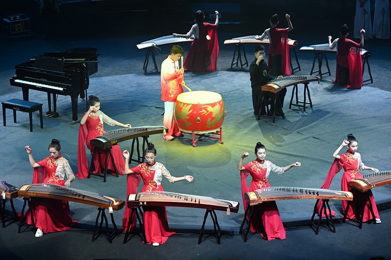 2024年1月21日，廣州，“第二屆粵港澳大灣區(qū)青少年音樂周”頒獎(jiǎng)典禮在融創(chuàng)廣州大劇院舉行。