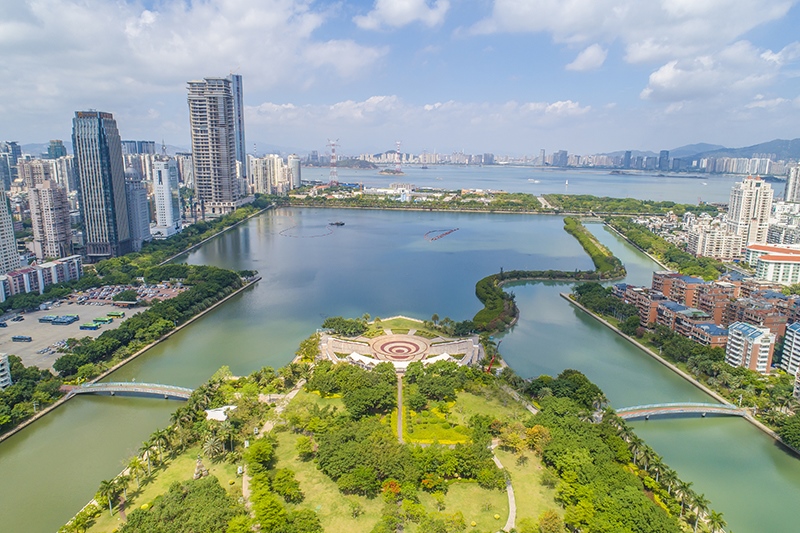 2021年5月15日，廈門，航拍筼筜湖，景色優(yōu)美。