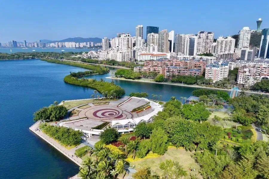 △1月24日，廈門筼筜湖白鷺洲公園及周邊城市景觀。