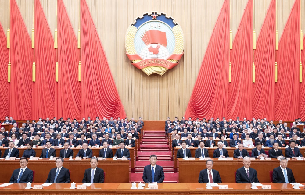 3月10日上午，中國(guó)人民政治協(xié)商會(huì)議第十四屆全國(guó)委員會(huì)第二次會(huì)議在北京人民大會(huì)堂閉幕。這是習(xí)近平、李強(qiáng)、趙樂(lè)際、蔡奇、丁薛祥、李希、韓正在主席臺(tái)就座。王滬寧主持閉幕會(huì)。