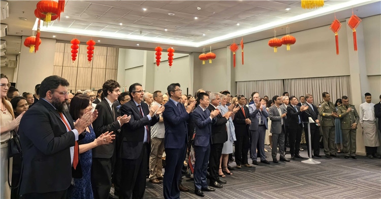當(dāng)?shù)貢r(shí)間3月27日，中國(guó)駐累西腓新任總領(lǐng)事蘭和平舉行到任招待會(huì)。圖為招待會(huì)現(xiàn)場(chǎng)。中國(guó)駐累西腓總領(lǐng)事館供圖