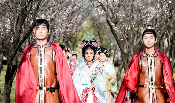 第七屆杏花節(jié)上的漢服巡游。受訪方供圖