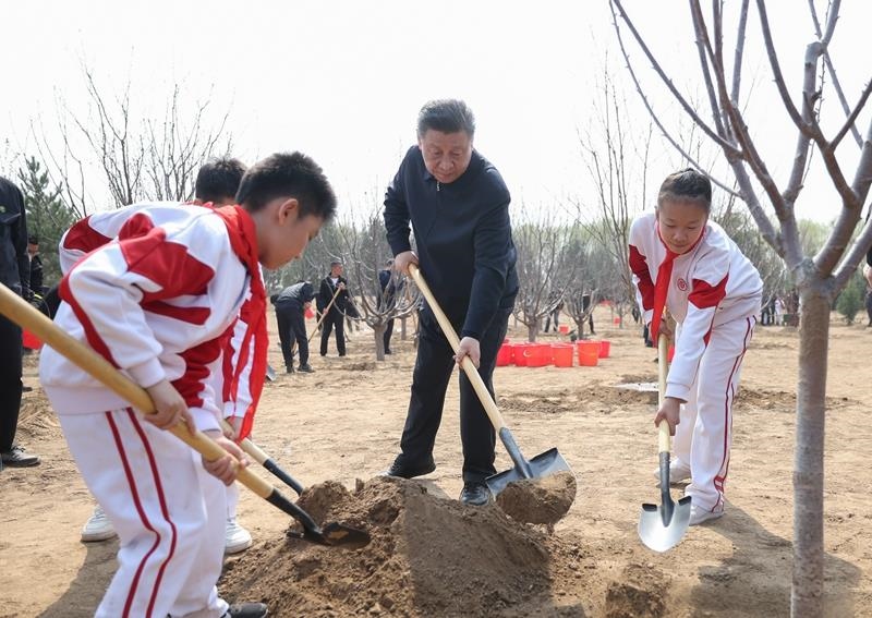 △2024年4月3日，習(xí)近平總書記來到北京市通州區(qū)潞城鎮(zhèn)參加首都義務(wù)植樹活動(dòng)。