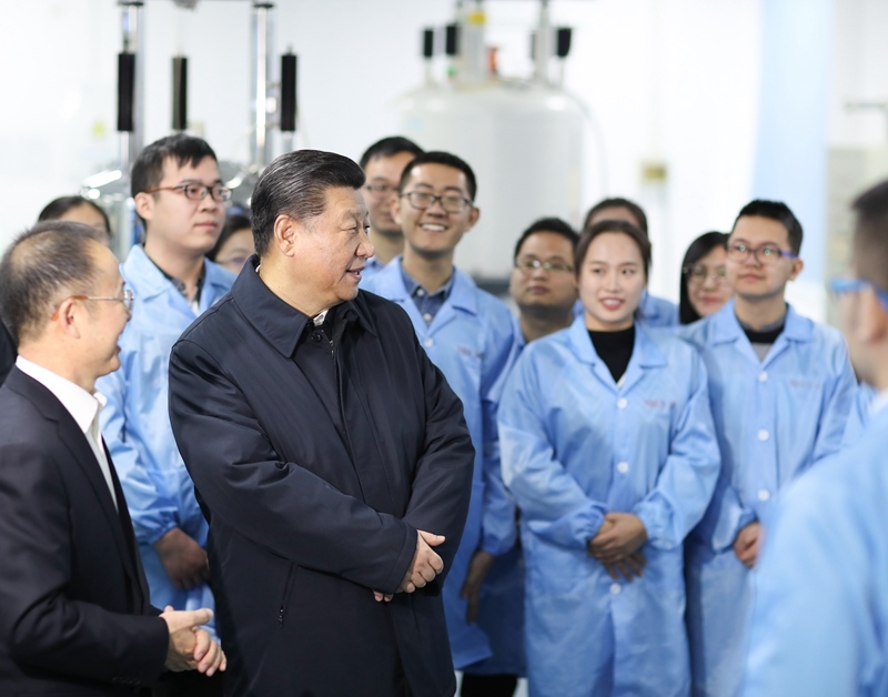2019年1月17日，習(xí)近平在天津南開大學(xué)元素有機(jī)化學(xué)國家重點(diǎn)實(shí)驗(yàn)室同師生親切交流。