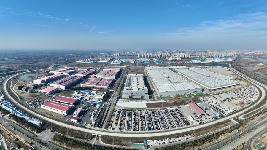 安徽省肥西縣在建的新能源汽車(chē)產(chǎn)業(yè)園（2024年1月24日攝，無(wú)人機(jī)照片）。新華社發(fā)（陳家樂(lè) 攝）