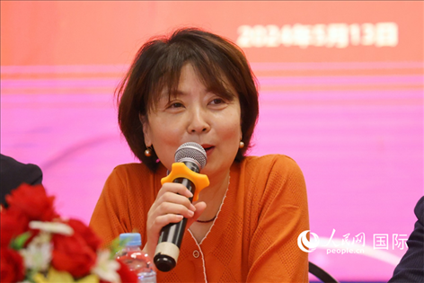 陜西省歸國華僑聯(lián)合會黨組成員、副主席兼秘書長尚小紅在座談會上致辭。人民網(wǎng)記者 陳海琪攝