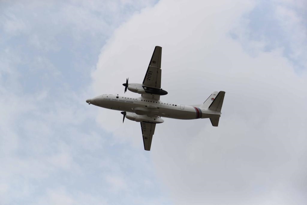 圖為5月14日海警飛機在休漁海域進行空中巡查。（中國海警局南海分局供圖）