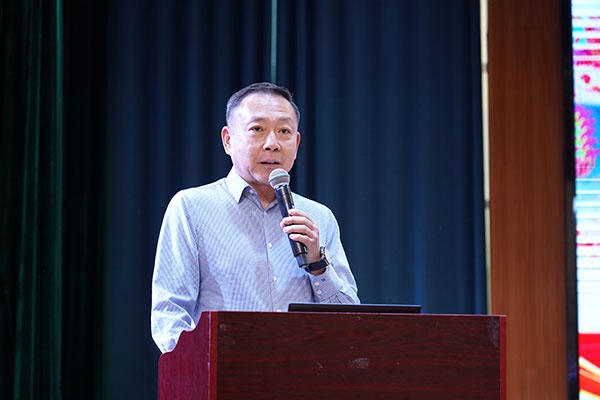 北京大鸞翔宇慈善基金會理事長、周恩來侄外孫沈清講述周恩來的讀書故事。