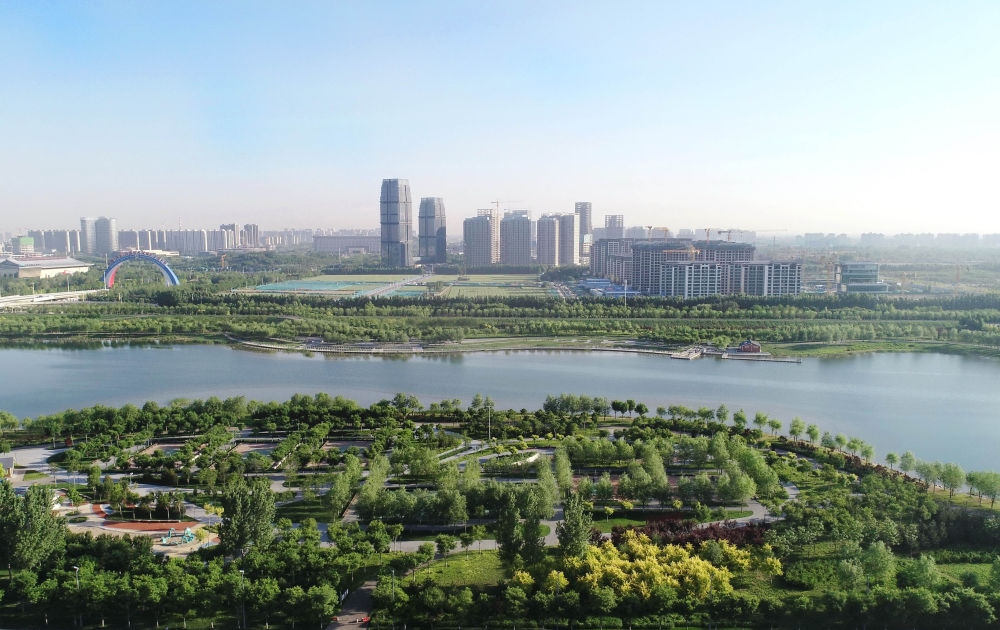 石家莊市滹沱河景色（2022年5月16日攝，無(wú)人機(jī)照片）。新華社記者 楊世堯 攝