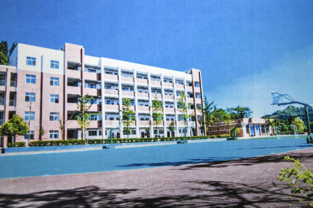 建成之初的之江小學(xué)教學(xué)樓（資料照片翻拍）。