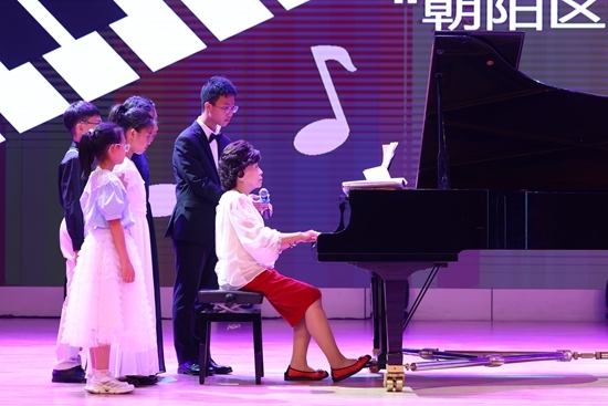 鮑蕙蕎擔(dān)任指導(dǎo)。通過(guò)專(zhuān)家的點(diǎn)評(píng)