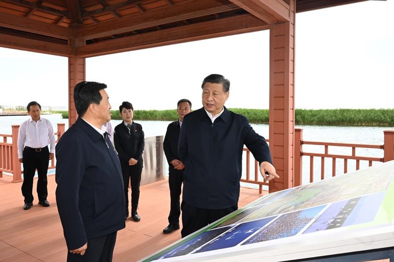 △2023年6月5日，習(xí)近平總書記在烏梁素?？疾?。