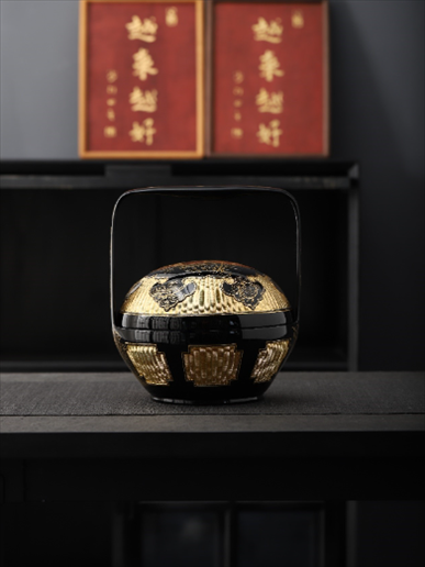 永春漆籃作品《籃犀》。中國美術(shù)館供圖