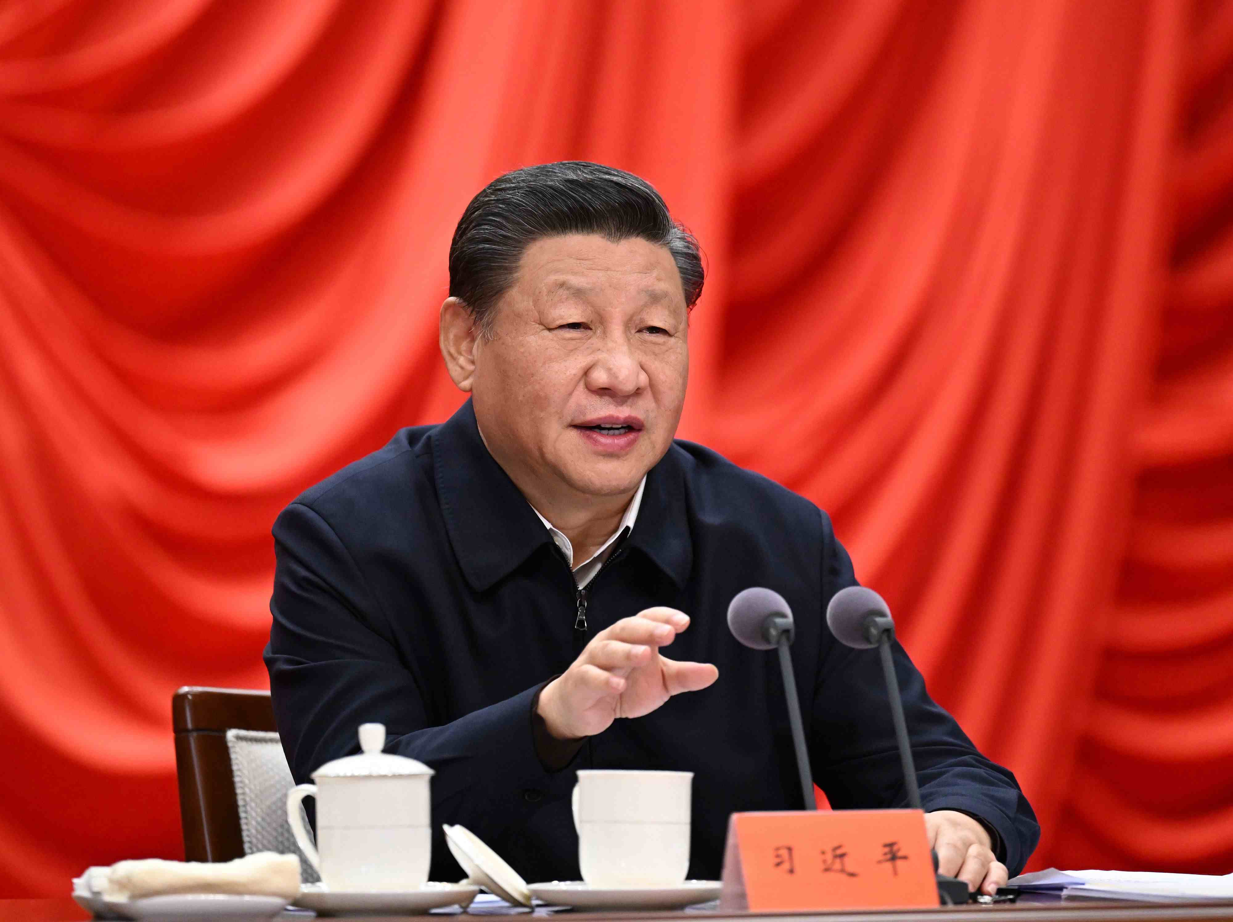△ 2022年1月11日，習(xí)近平總書記在省部級(jí)主要領(lǐng)導(dǎo)干部學(xué)習(xí)貫徹黨的十九屆六中全會(huì)精神專題研討班開班式上發(fā)表重要講話，強(qiáng)調(diào)全黨同志都要明大德、守公德、嚴(yán)私德。