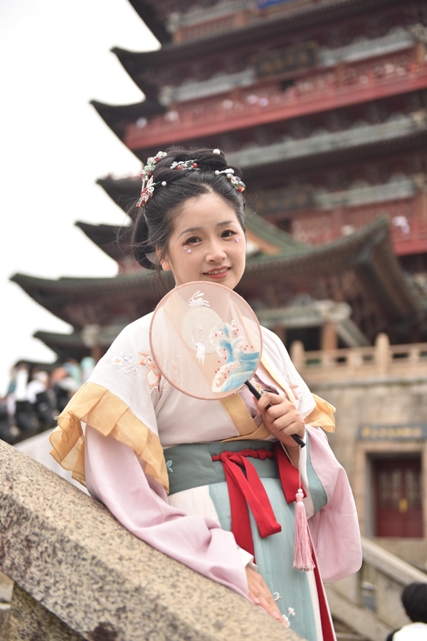 南昌滕王閣“古風(fēng)游”。受訪者供圖