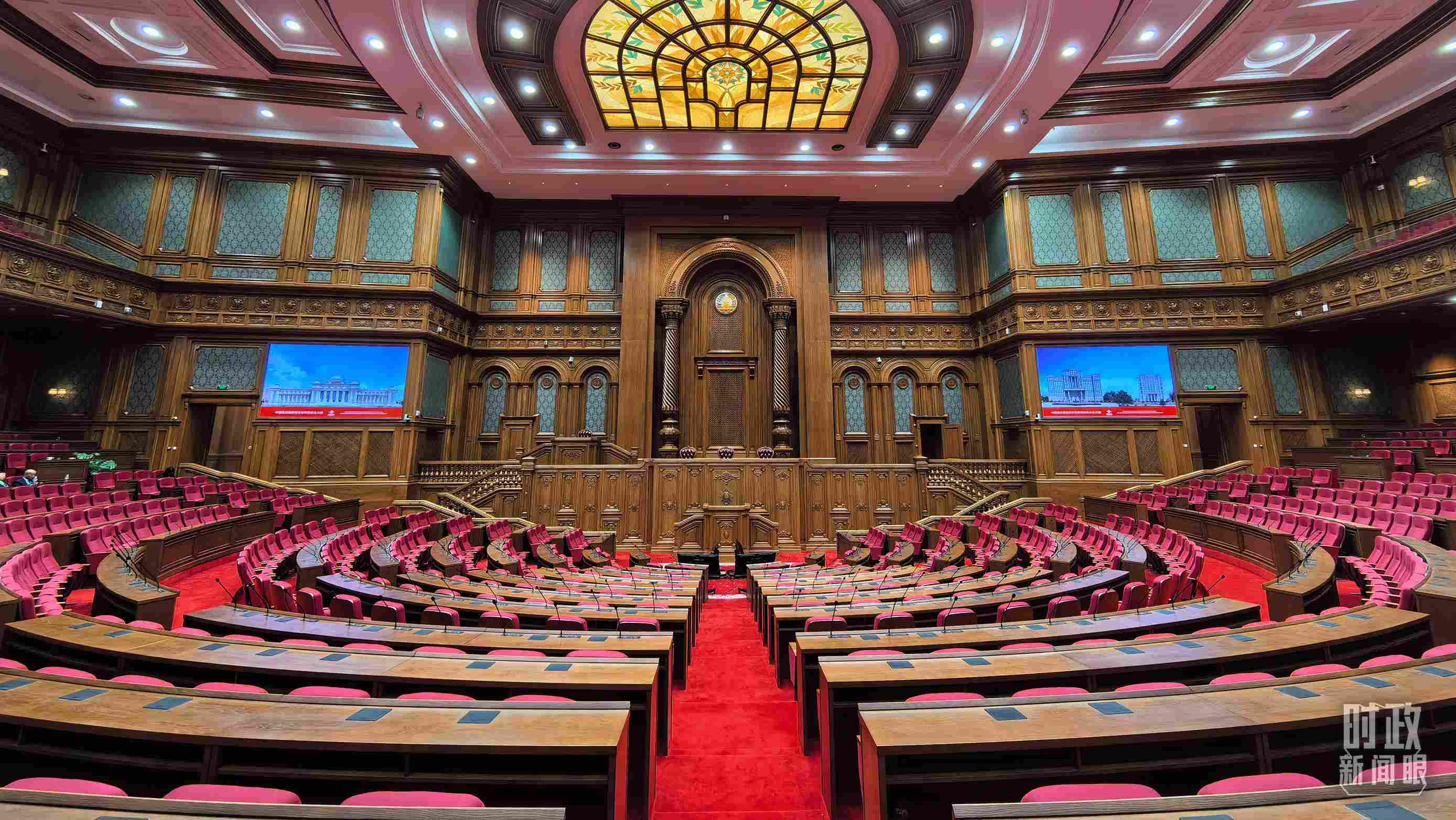 △中方援建塔議會(huì)大樓內(nèi)的聯(lián)席議會(huì)廳。（總臺(tái)央視記者陸泓宇拍攝）