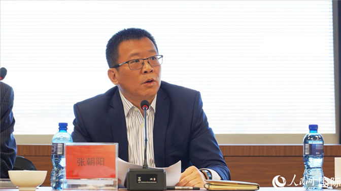 張朝陽代會(huì)長做協(xié)會(huì)上半年工作匯報(bào)。人民網(wǎng) 劉暢攝