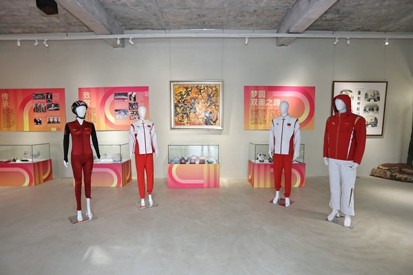 “揚(yáng)帆起航 為巴黎喝彩”中國(guó)體育文化展展廳。 主辦方供圖