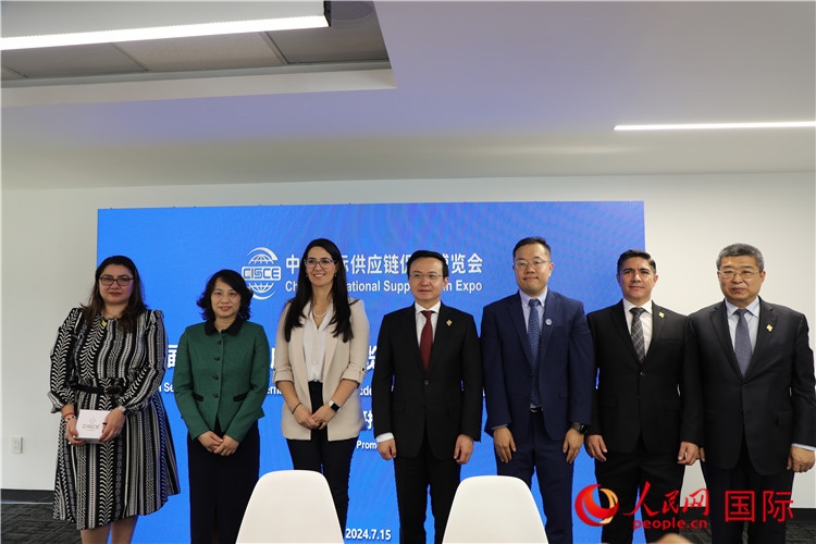 嘉賓合影。人民網(wǎng) 埃內(nèi)斯托·多明戈斯攝