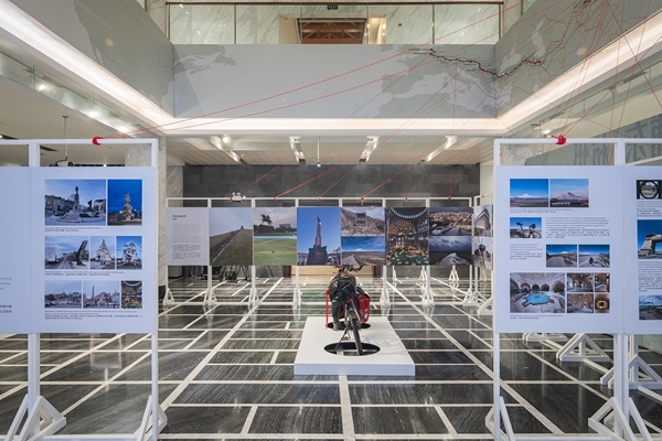 “東游記”展覽。校方供圖
