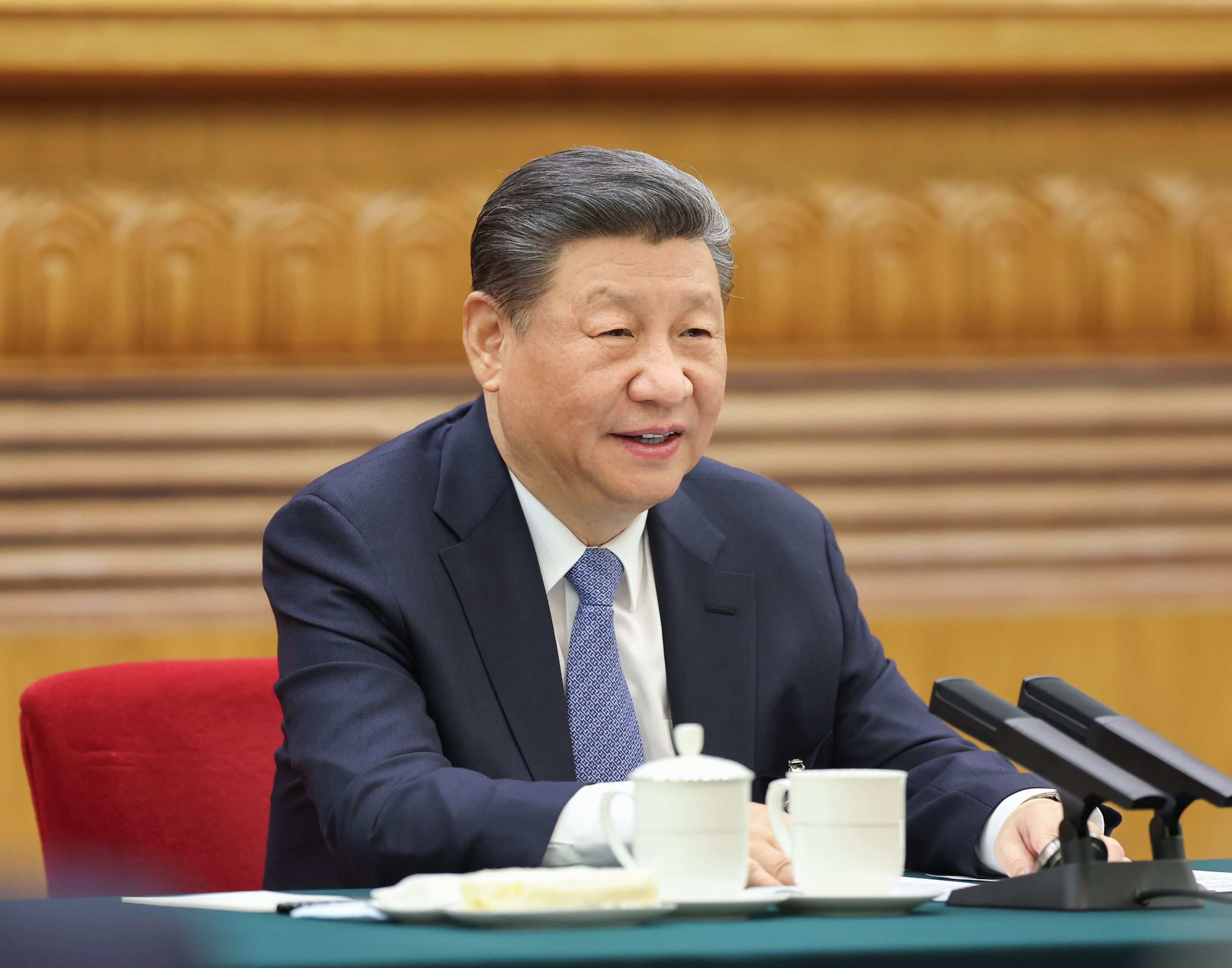 △ 2024年3月5日，中共中央總書記、國(guó)家主席、中央軍委主席習(xí)近平參加他所在的十四屆全國(guó)人大二次會(huì)議江蘇代表團(tuán)審議。