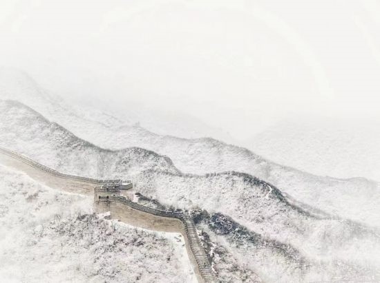 朱銳拍攝的長(zhǎng)城雪景。（受訪者供圖）