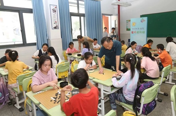 暑托班圍棋課。