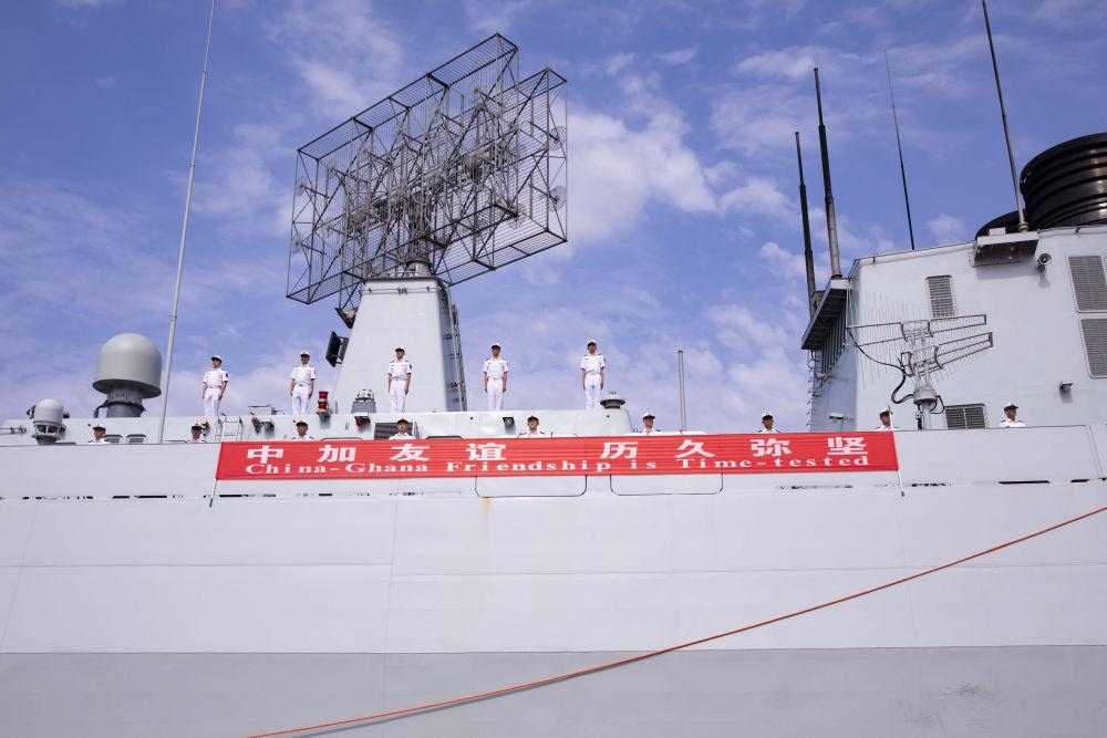 2023年6月27日，中國(guó)海軍第43批護(hù)航編隊(duì)抵達(dá)加納特馬港碼頭，開(kāi)始對(duì)加納進(jìn)行為期4天的友好訪問(wèn)。