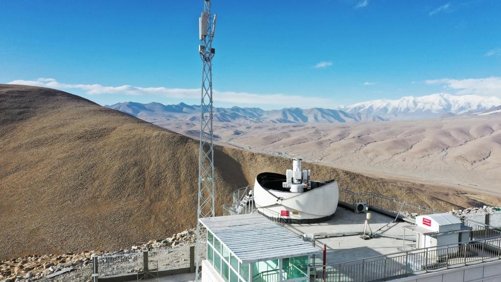 正在運行的塔縣星地激光通信地面站。（中國科學院空天信息創(chuàng)新研究院供圖）