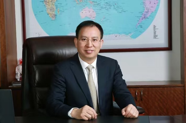 交通銀行黨委委員、副行長周萬阜接受人民網(wǎng)記者采訪。受訪者供圖